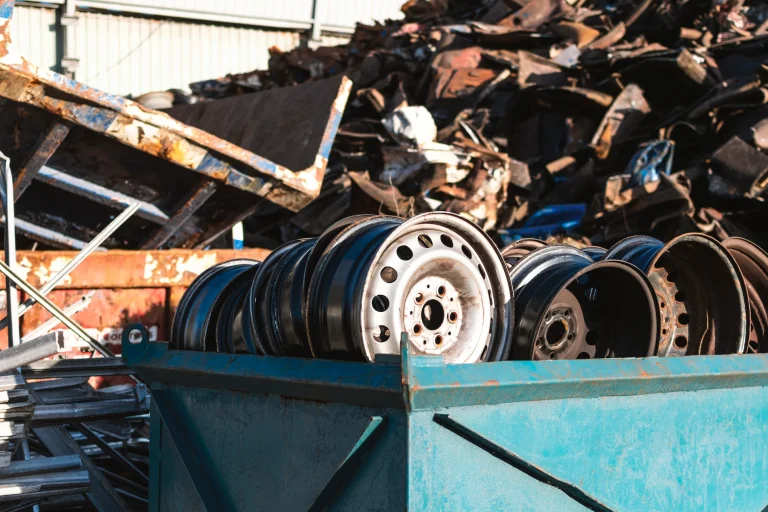 Container huren voor oud ijzer in ’s-Gravenzande